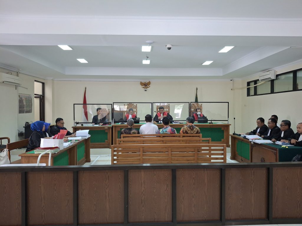 Suasana persidangan kedua