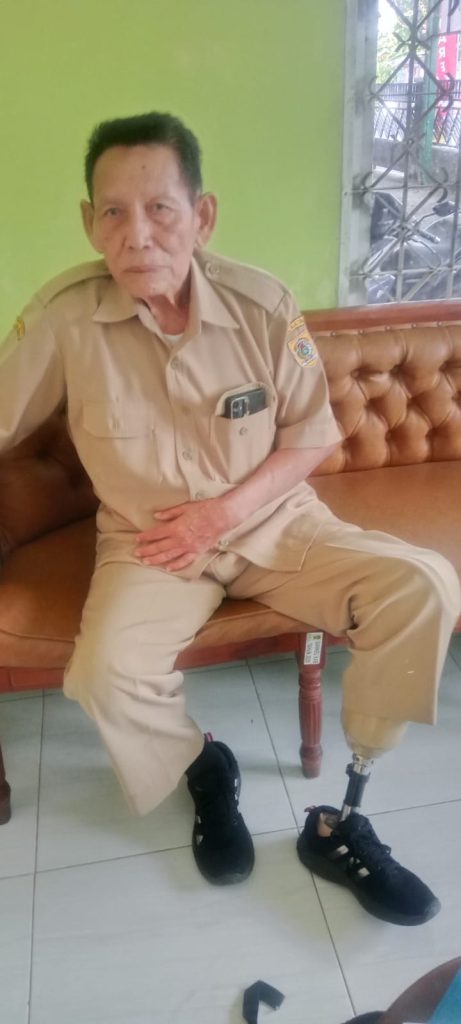 Suratman Lurah Desa Kwaren