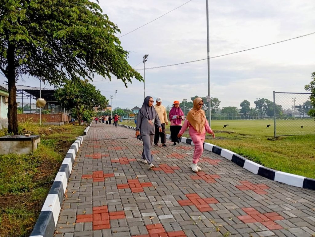 Warga antusias berolahraga